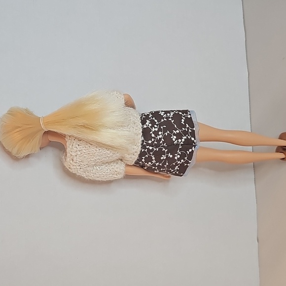 Barbie Doll with Cream Cardigan and Brown Skirt - Picture 5 of 6
